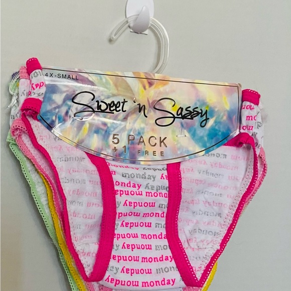 Sweet n Sassy - 5-PACK+1FREE Girl’s 4X Small Underwear - Picture 2 of 8